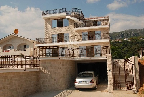 Дом в Херцег-Нови, Черногория, 700 м2 фото 1