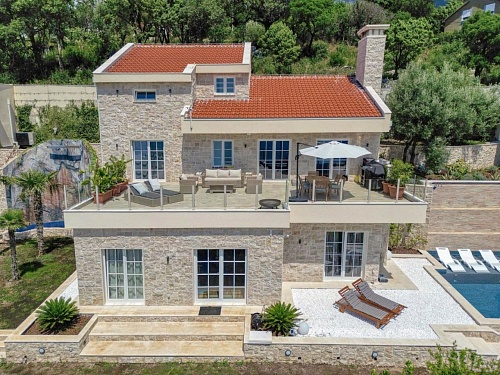 Вилла в Херцег-Нови, Черногория, 230 м2 фото 1