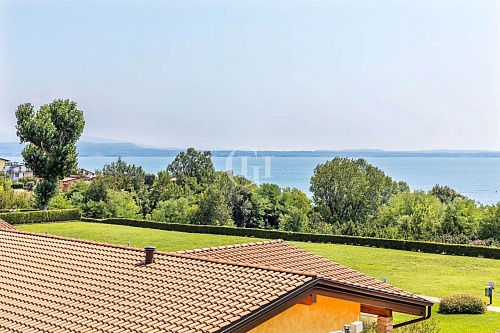 Апартаменты у озера Гарда, Италия, 78 м2 фото 1