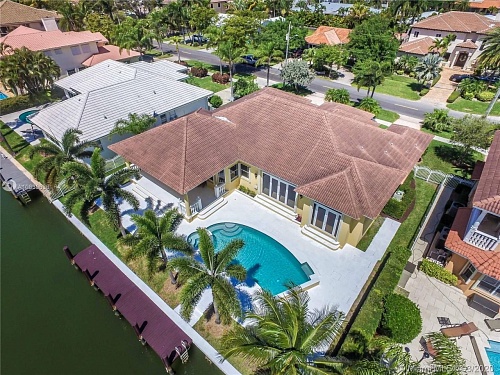 Вилла в Майами, США, 260 м2 фото 1