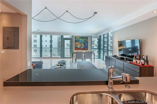 Квартира в Майами, США, 110 м2 фото 1