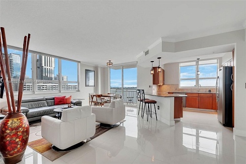 Квартира в Майами, США, 130 м2 фото 1