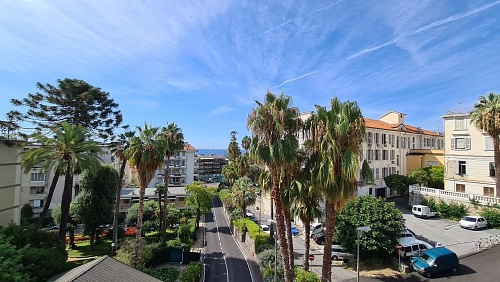 Апартаменты в Сан-Ремо, Италия, 55 м2 фото 1