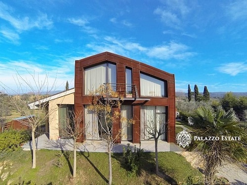 Вилла в Кастаньето-Кардуччи, Италия, 400 м2 фото 1