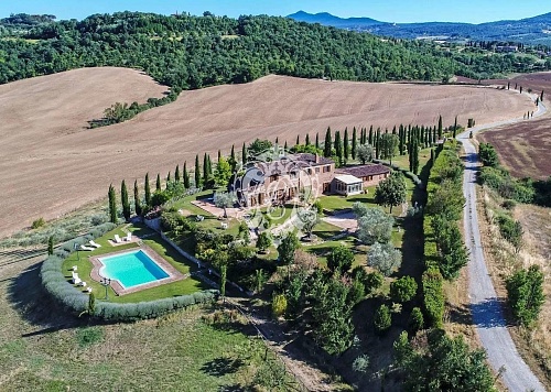 Дом в Кьюси, Италия, 450 м2 фото 1