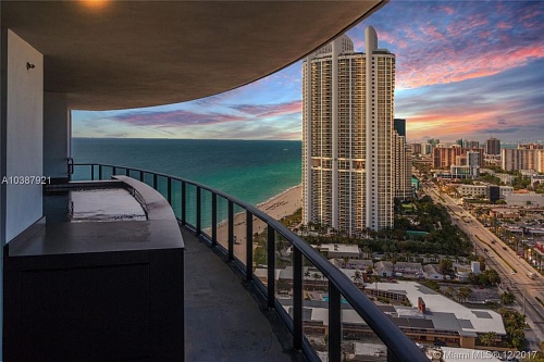 Квартира в Майами, США, 560 м2 фото 1