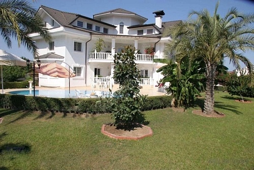 Вилла в Меркезе, Турция, 280 м2 фото 1