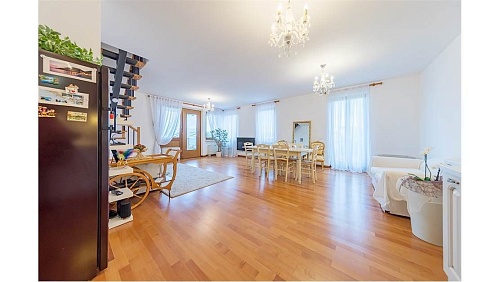 Квартира у озера Гарда, Италия, 130 м2 фото 1