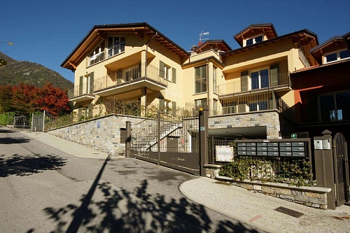 Квартира у озера Комо, Италия, 100 м2 фото 1
