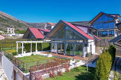 Дом в Тивате, Черногория, 130 м2 фото 1