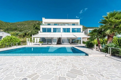 Вилла в Дженовичах, Черногория, 600 м2 фото 1