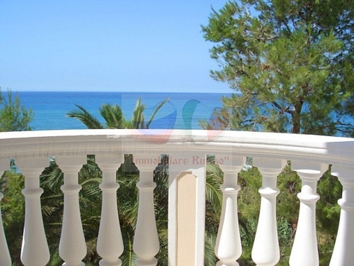 Вилла в Сан-Ремо, Италия, 560 м2 фото 1