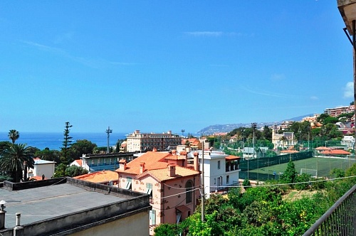 Квартира в Сан-Ремо, Италия, 75 м2 фото 1