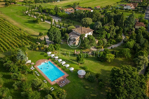 Дом в Кортоне, Италия, 944 м2 фото 1