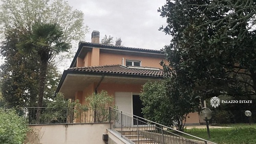 Вилла в Милане, Италия, 500 м2 фото 1