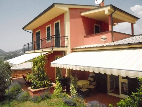 Дом в Кьявари, Италия, 300 м2 фото 1