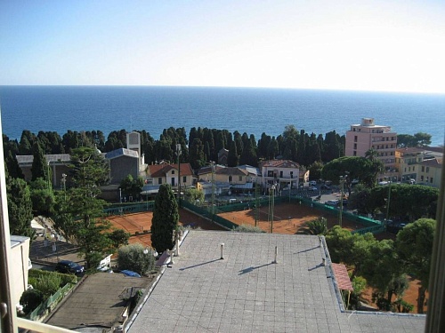 Апартаменты в Сан-Ремо, Италия, 100 м2 фото 1