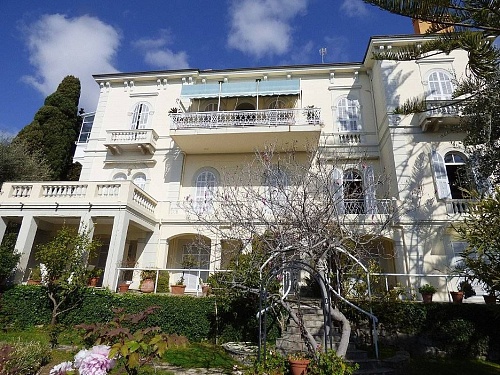 Особняк в Сан-Ремо, Италия, 2 000 м2 фото 1