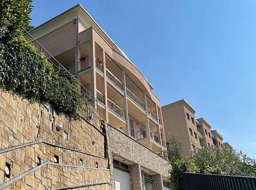 Вилла в Кампионе-д'Италия, Италия, 1 325 м2 фото 1