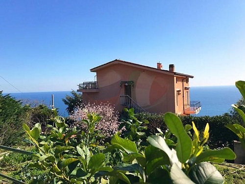 Вилла в Сан-Ремо, Италия, 350 м2 фото 1