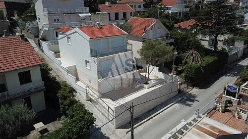 Вилла в Крашичах, Черногория, 220 м2 фото 1