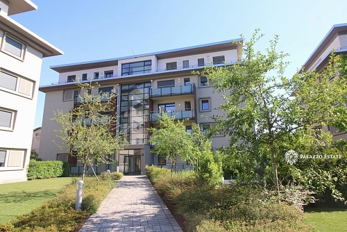 Апартаменты у озера Комо, Италия, 115 м2 фото 1