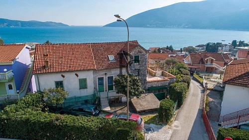 Дом в Херцег-Нови, Черногория, 320 м2 фото 1