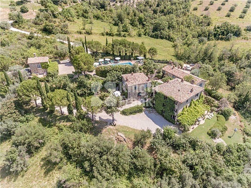 Особняк в Умбертиде, Италия, 780 м2 фото 1