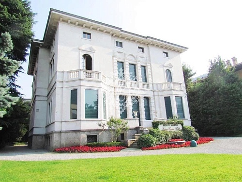 Вилла в Комо, Италия, 1 360 м2 фото 1