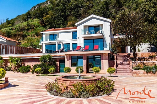 Вилла в Херцег-Нови, Черногория, 370 м2 фото 1