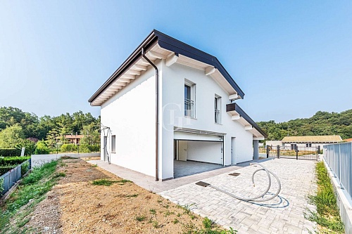 Вилла у озера Гарда, Италия, 165 м2 фото 1