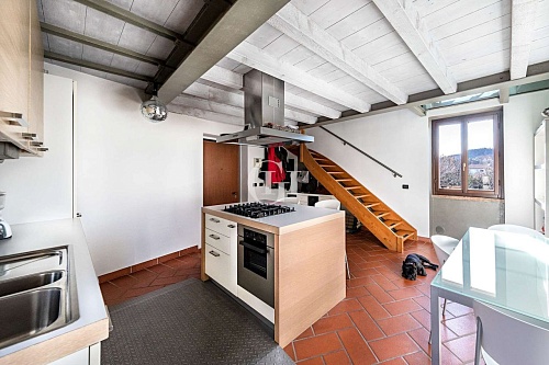 Квартира у озера Гарда, Италия, 95 м2 фото 1