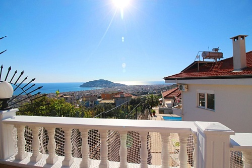 Вилла в Алании, Турция, 560 м2 фото 1