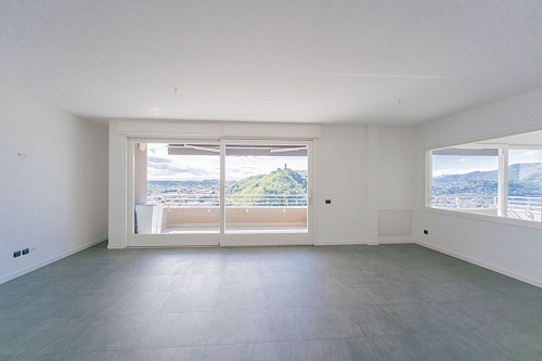 Апартаменты у озера Комо, Италия, 140 м2 фото 1