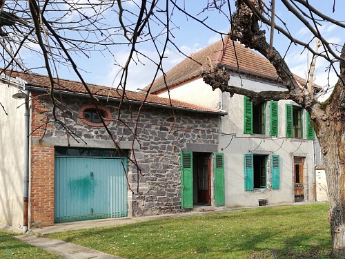 Дом в Оверни, Франция фото 1