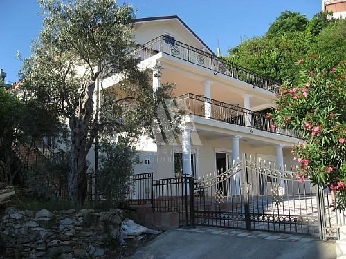 Дом в Улцине, Черногория, 450 м2 фото 1