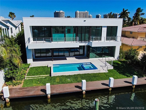 Вилла в Майами, США, 600 м2 фото 1