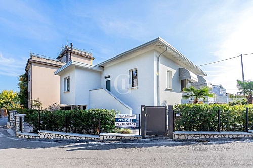 Дом у озера Гарда, Италия, 225 м2 фото 1