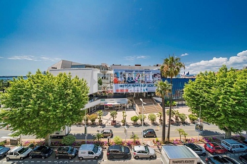 Апартаменты в Каннах, Франция, 198 м2 фото 1