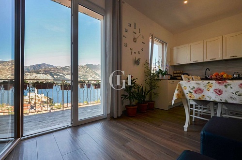Квартира у озера Гарда, Италия, 70 м2 фото 1