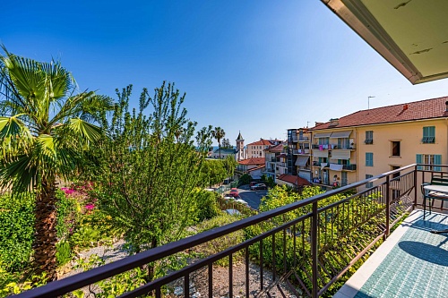 Апартаменты в Сан-Ремо, Италия, 106 м2 фото 1