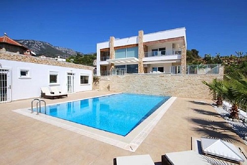 Вилла в Алании, Турция, 450 м2 фото 1