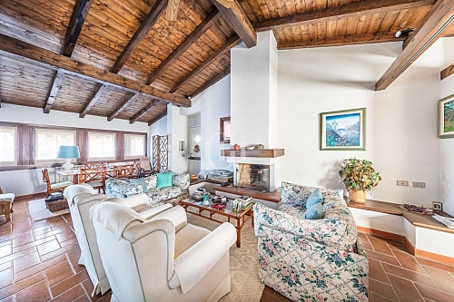 Квартира у озера Гарда, Италия, 70 м2 фото 1