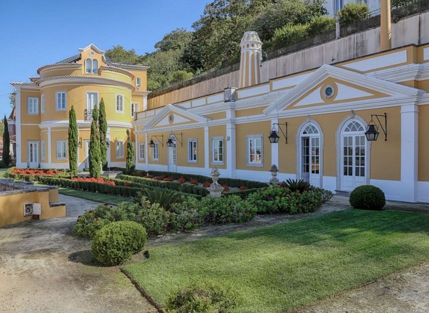 Особняк в Синтре, Португалия, 516 м2
