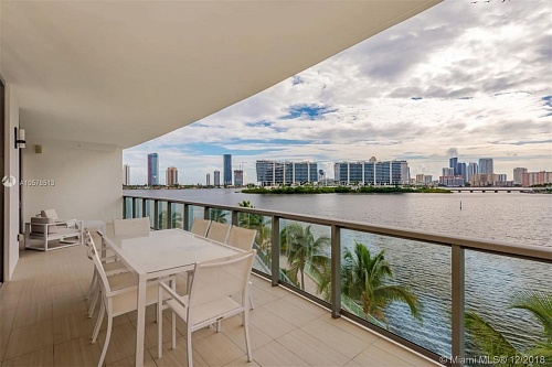 Квартира в Майами, США, 270 м2 фото 1