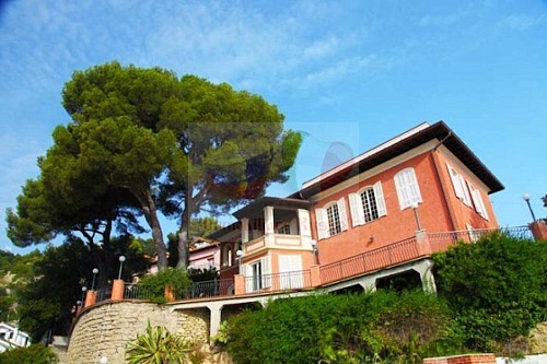 Вилла в Вентимилье, Италия, 380 м2 фото 1